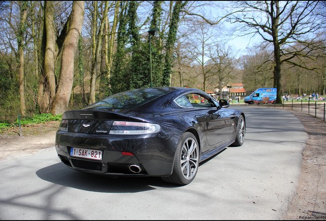 Aston Martin V12 Vantage