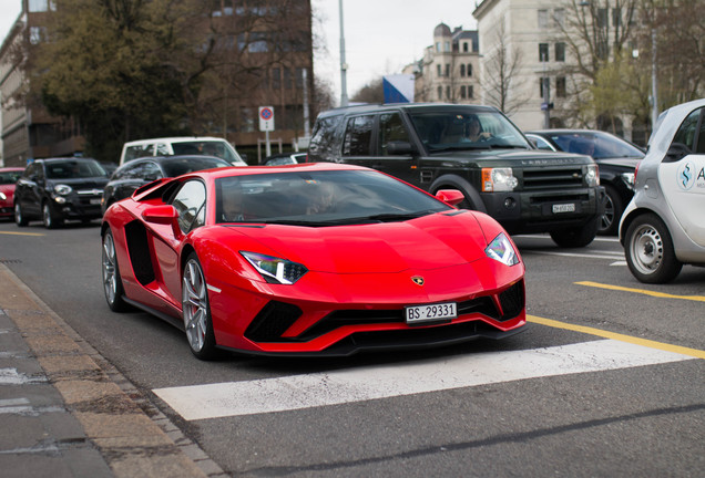 Lamborghini Aventador S LP740-4