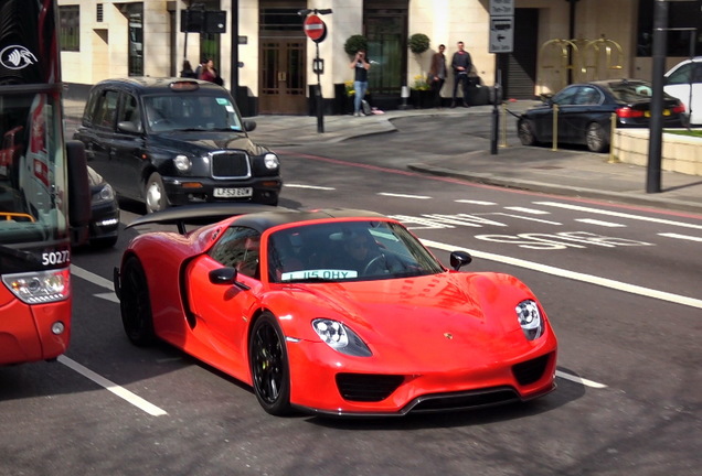 Porsche 918 Spyder Weissach Package