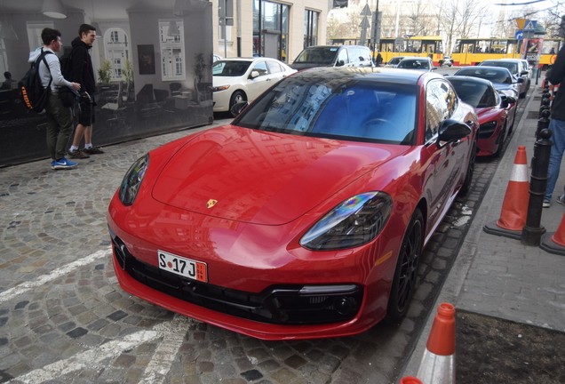 Porsche 971 Panamera Turbo S E-Hybrid Executive