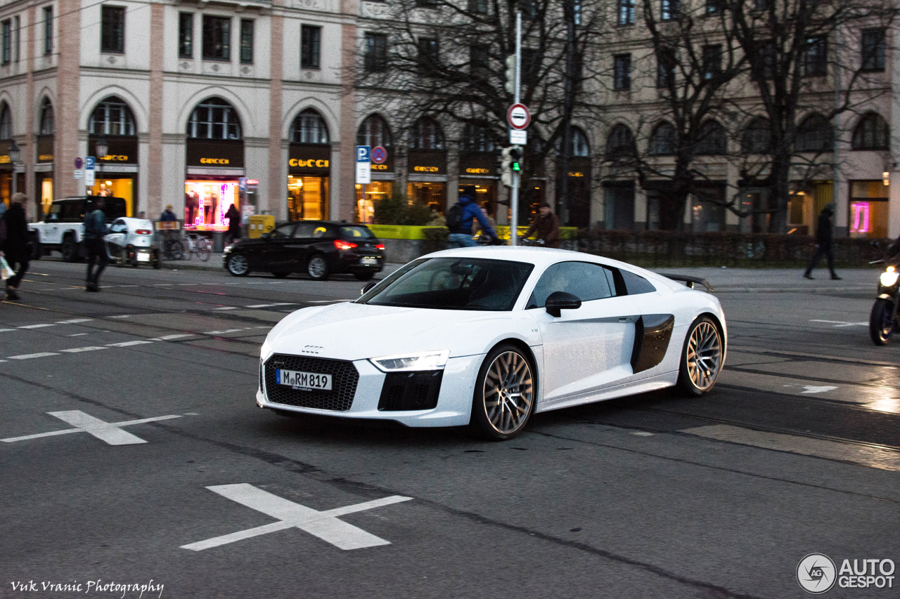 Audi R8 V10 Plus 2015