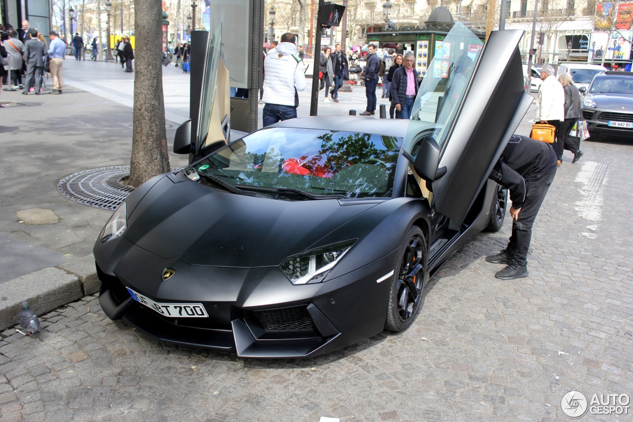 Lamborghini Aventador LP700-4