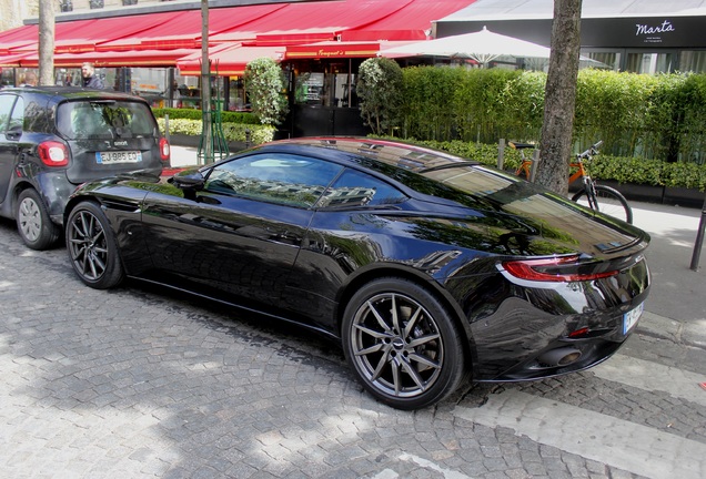 Aston Martin DB11