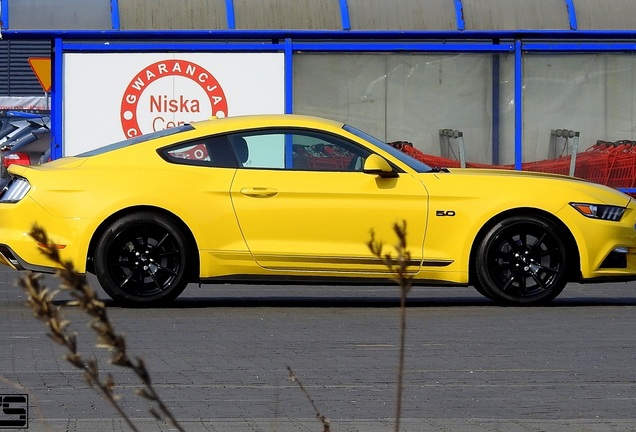 Ford Mustang GT 2015 Black Shadow Edition