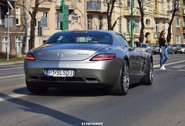 Mercedes-Benz SLS AMG