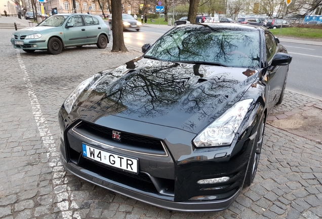 Nissan GT-R 2011