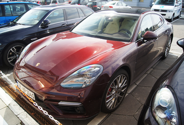 Porsche 971 Panamera Turbo