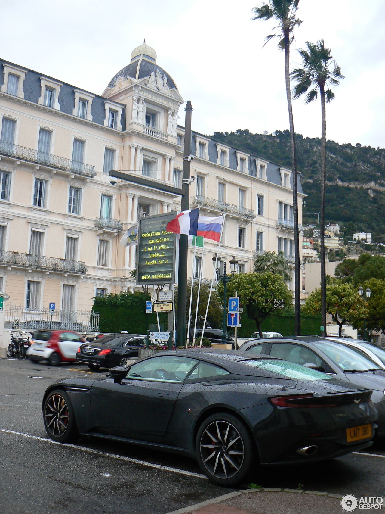 Aston Martin DB11