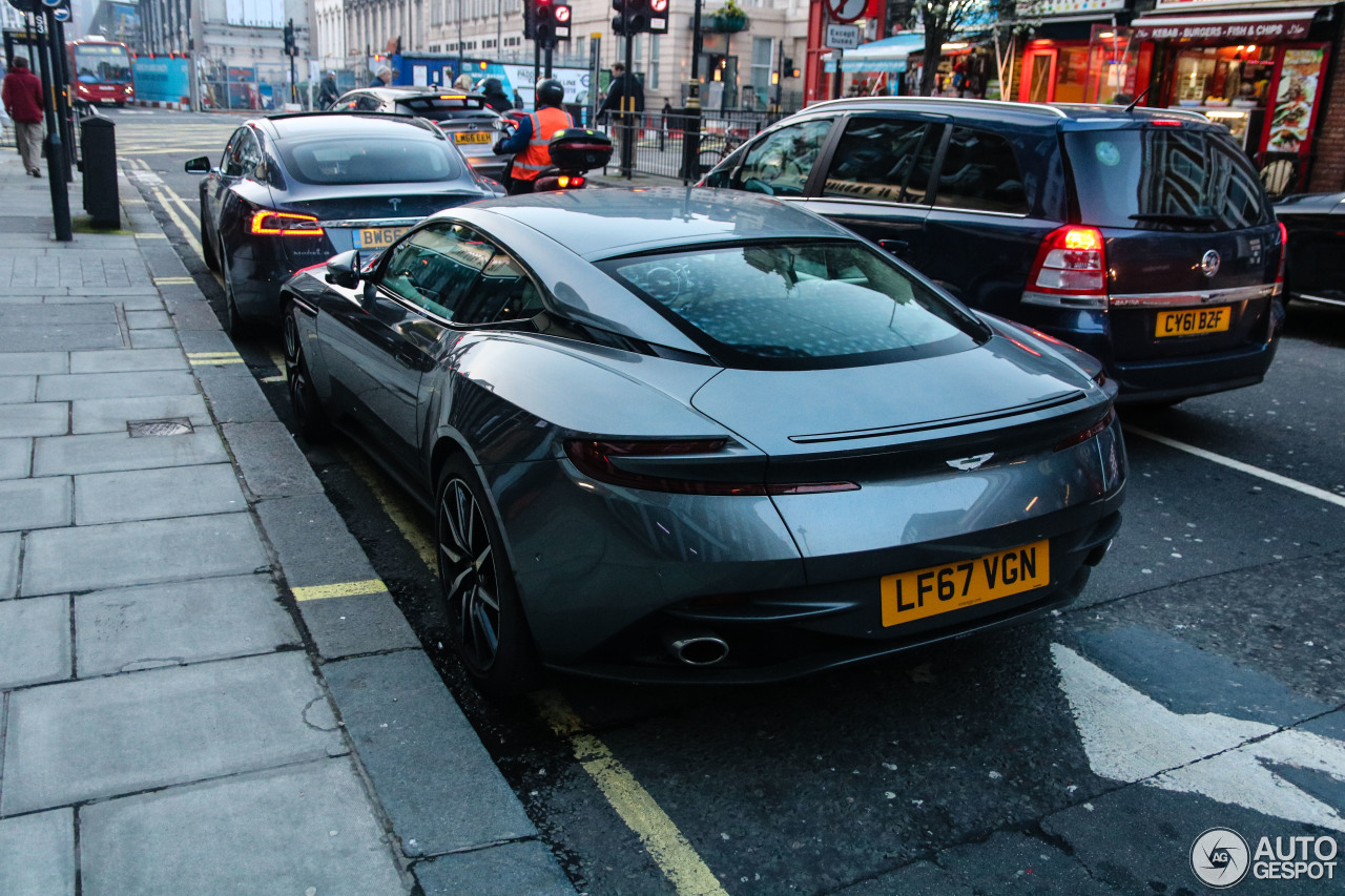 Aston Martin DB11