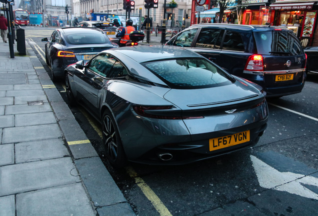 Aston Martin DB11