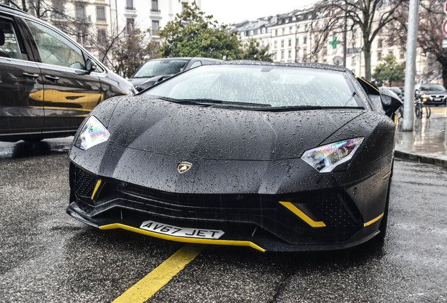 Lamborghini Aventador S LP740-4 Roadster