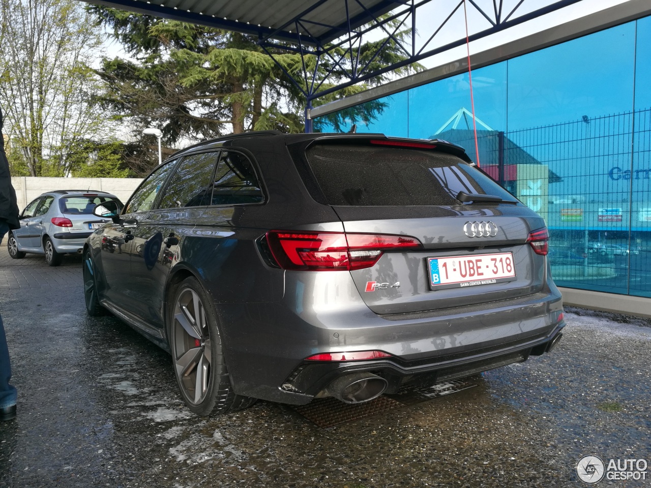 Audi RS4 Avant B9