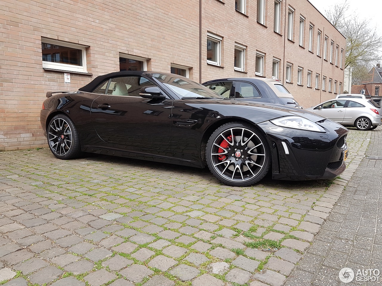 Jaguar XKR-S Convertible 2012