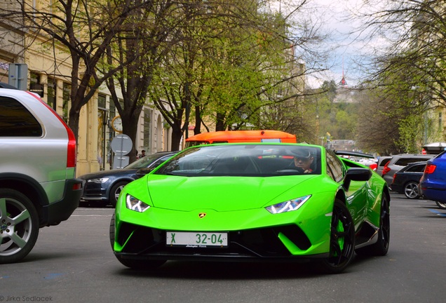 Lamborghini Huracán LP640-4 Performante Spyder