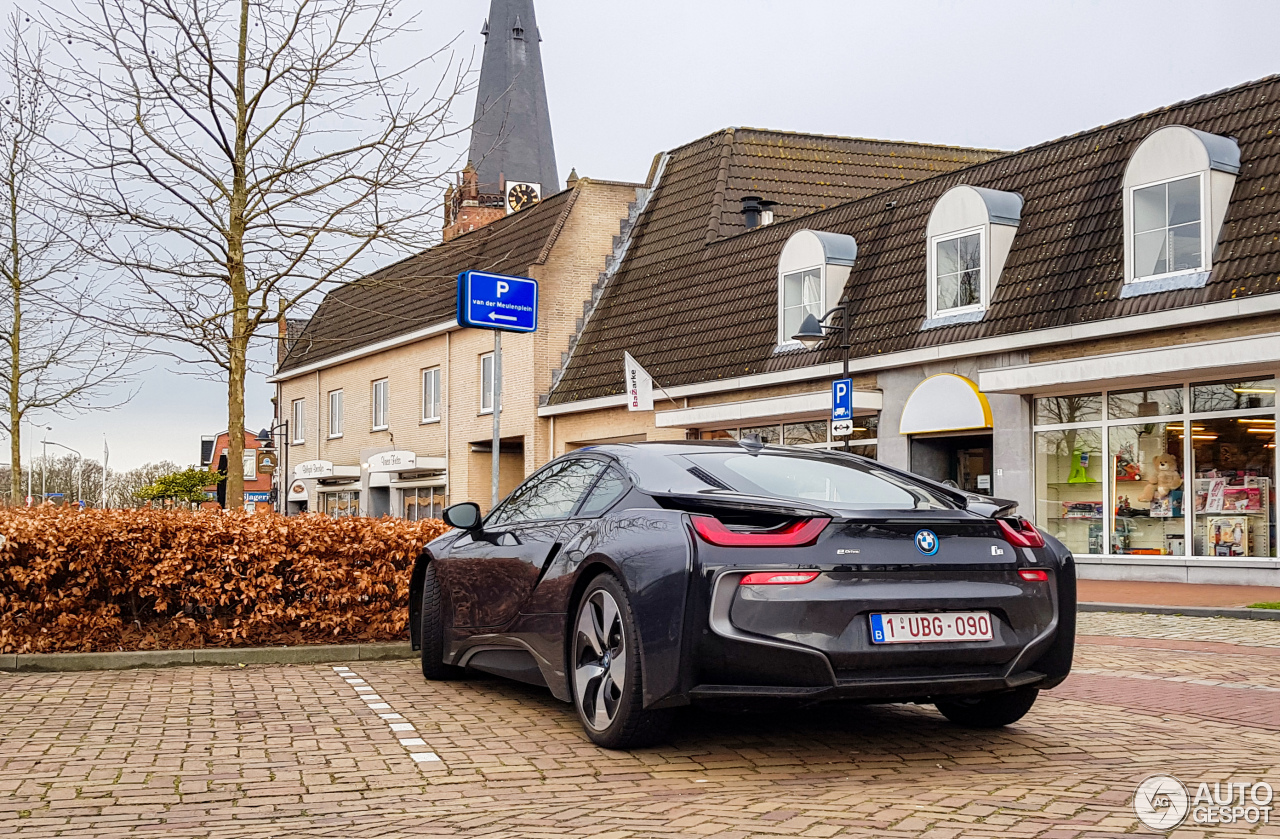 BMW i8