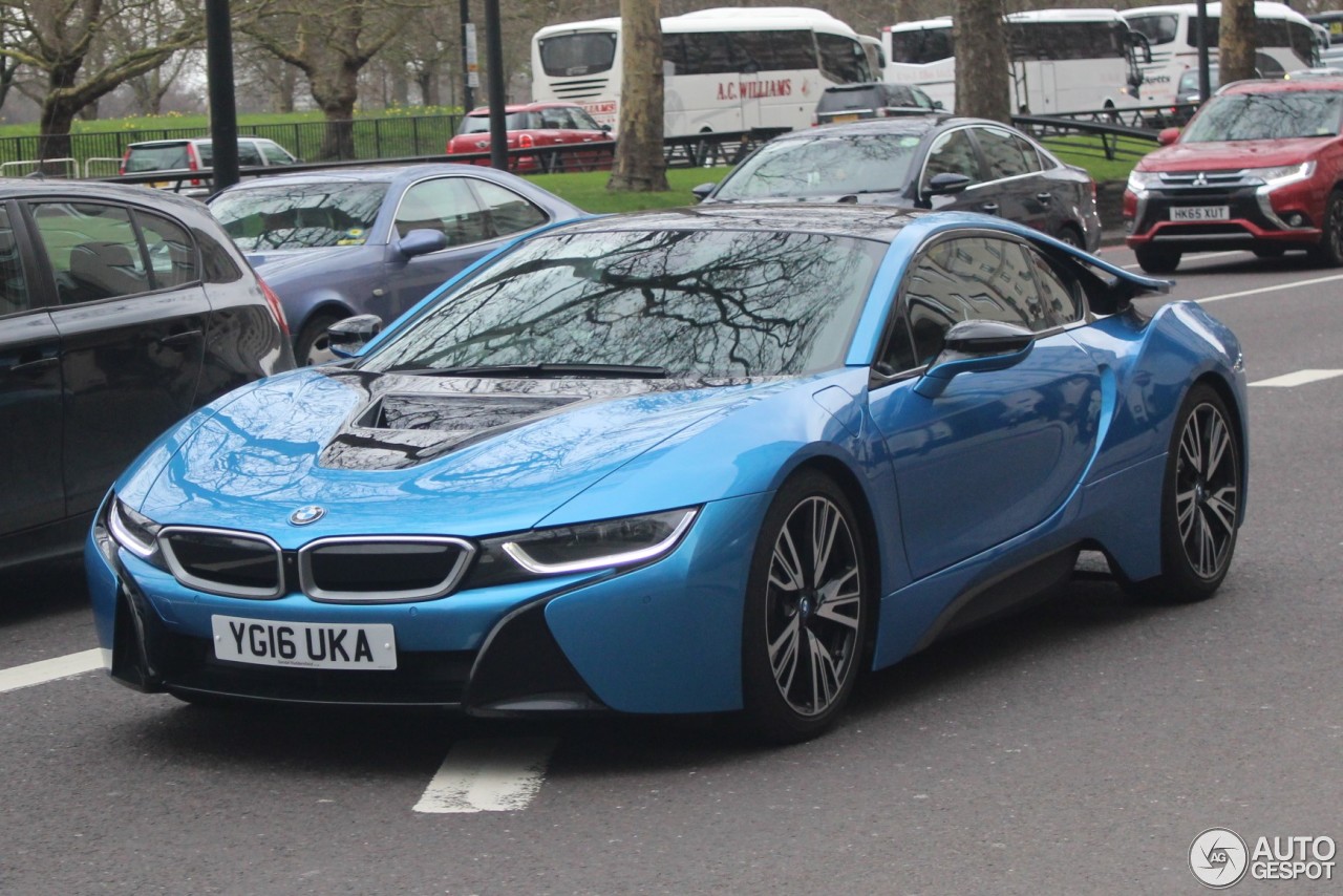 BMW i8