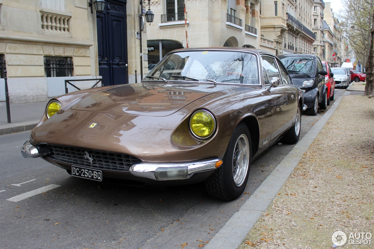 Ferrari 365 GT 2+2