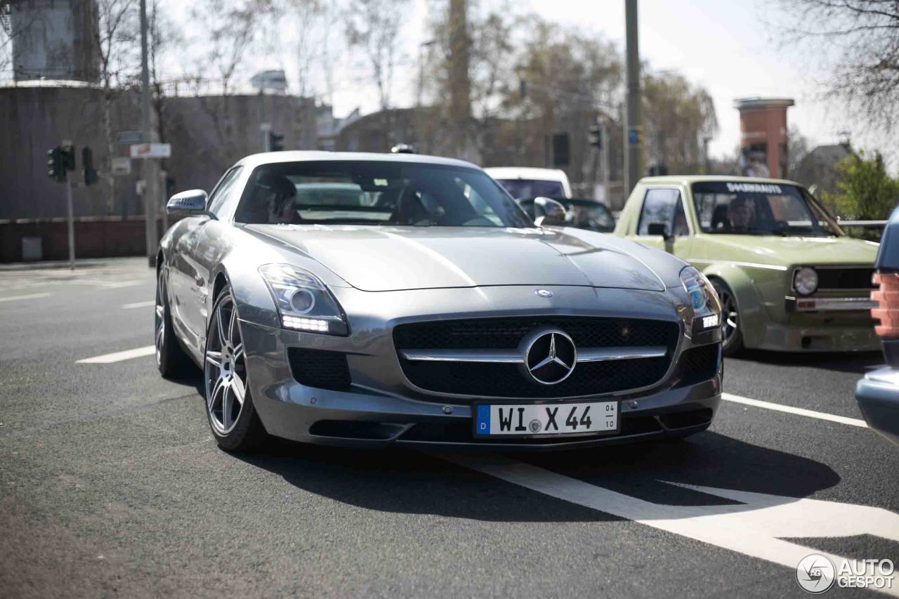 Mercedes-Benz SLS AMG