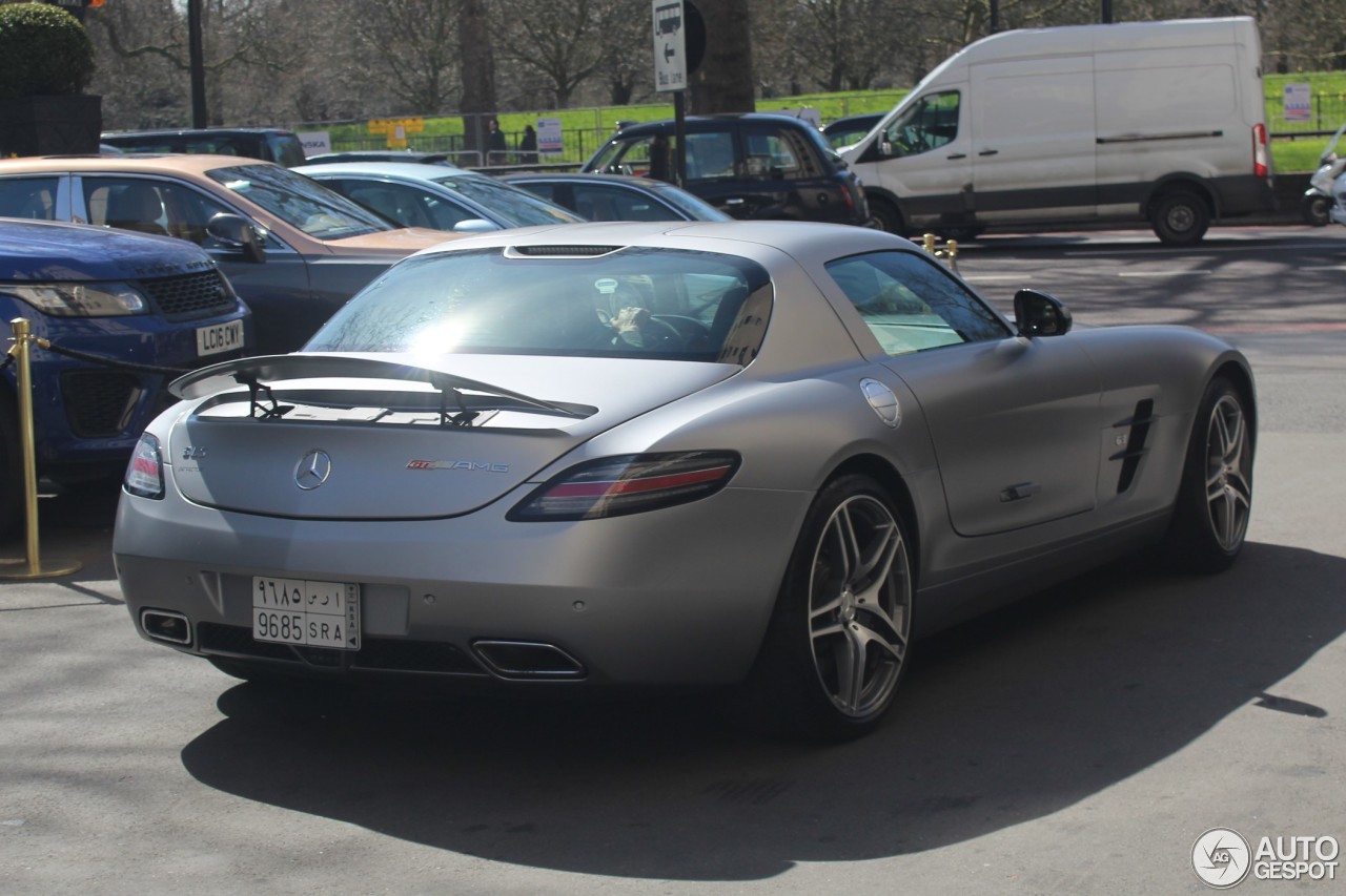 Mercedes-Benz SLS AMG