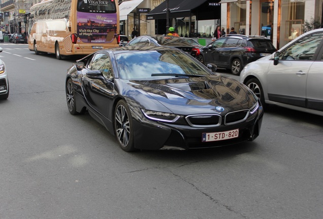 BMW i8