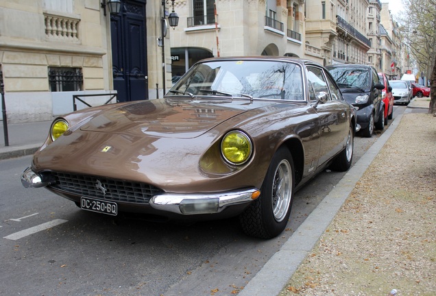 Ferrari 365 GT 2+2