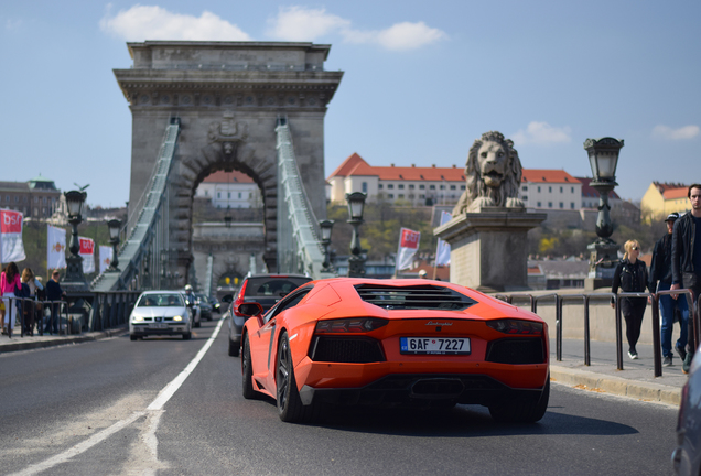 Lamborghini Aventador LP700-4