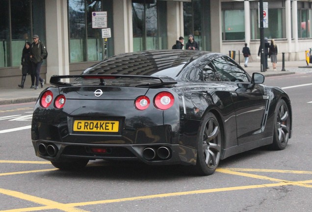 Nissan GT-R