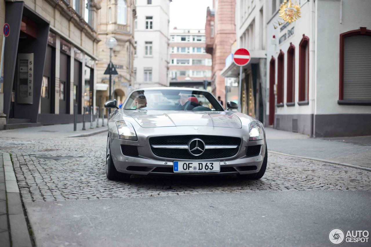 Mercedes-Benz SLS AMG Roadster