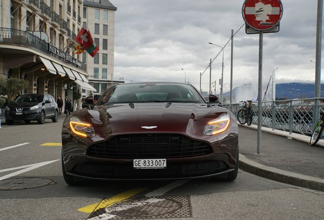 Aston Martin DB11