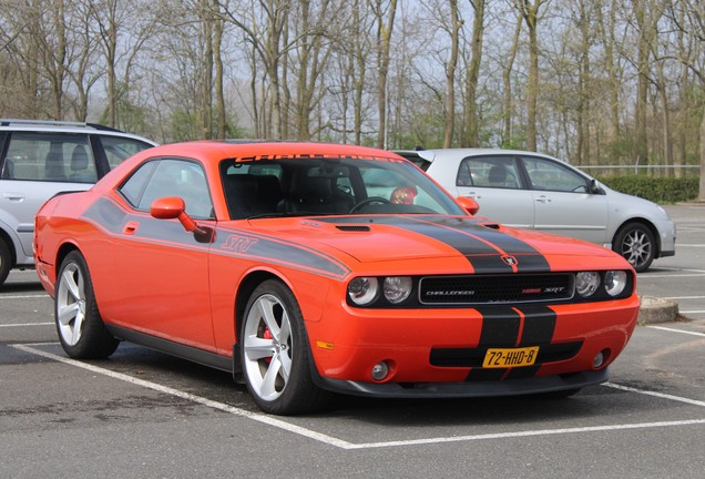 Dodge Challenger SRT-8