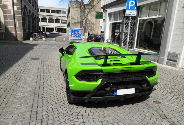 Lamborghini Huracán LP640-4 Performante