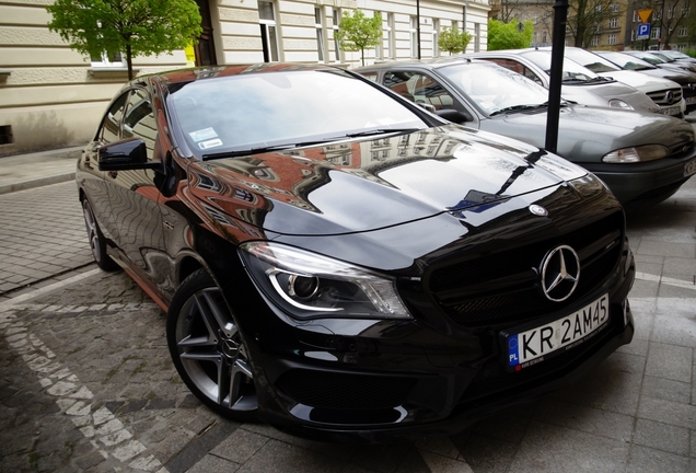 Mercedes-Benz CLA 45 AMG C117