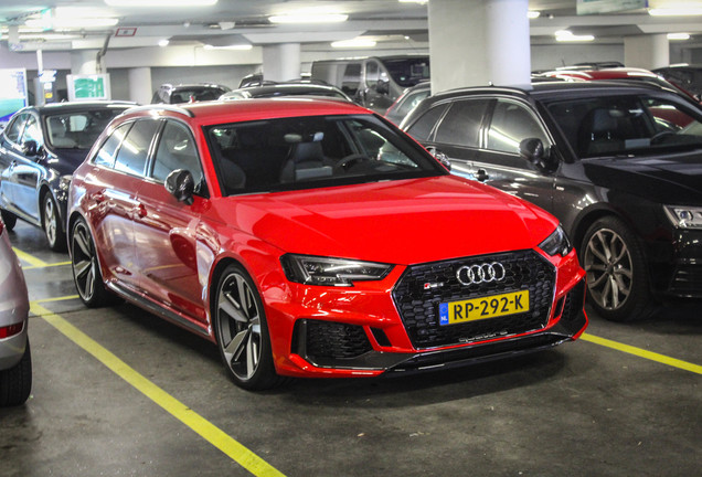 Audi RS4 Avant B9