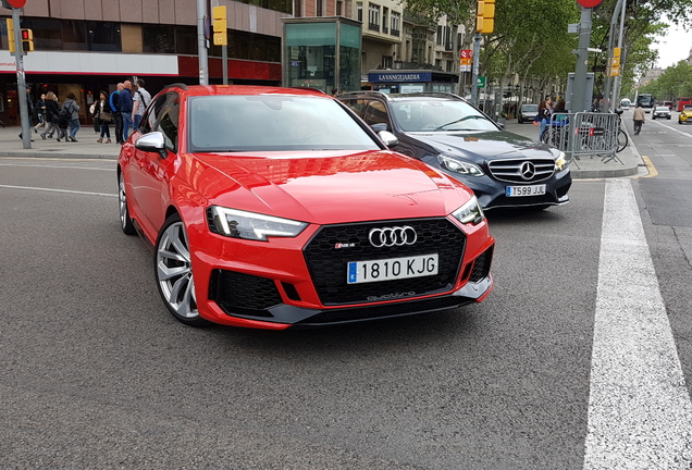 Audi RS4 Avant B9