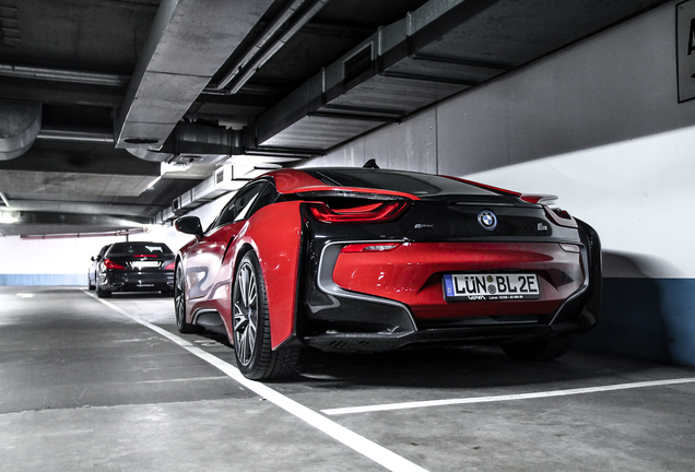 BMW i8 Protonic Red Edition