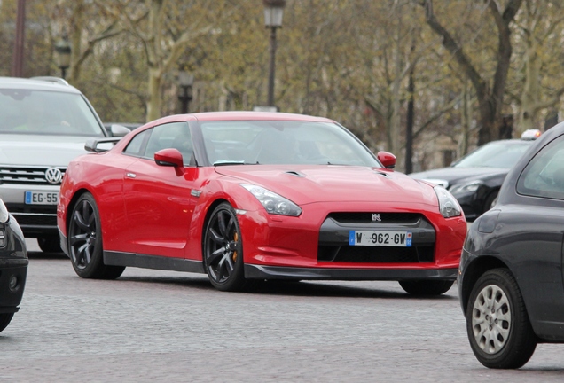 Nissan GT-R