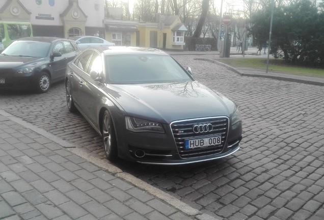 Audi S8 D4