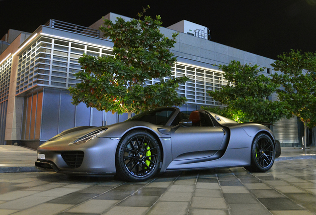 Porsche 918 Spyder Weissach Package