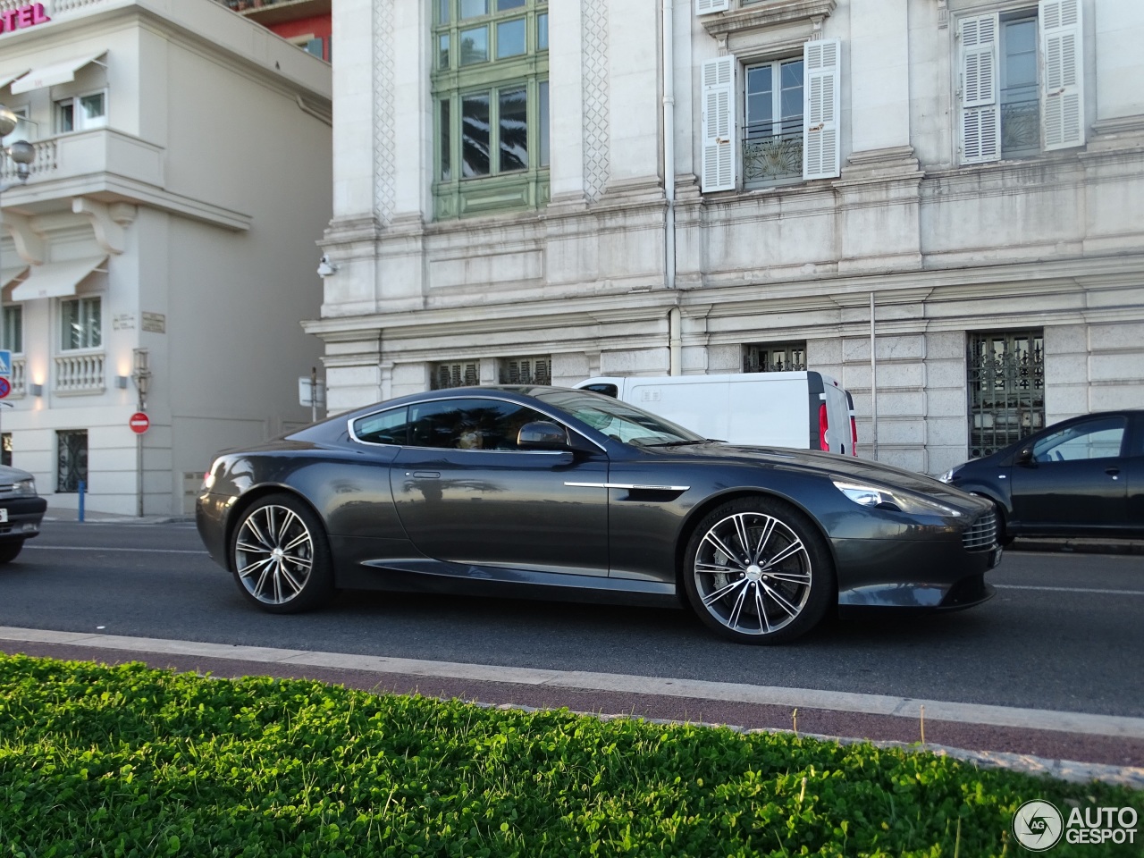 Aston Martin Virage 2011