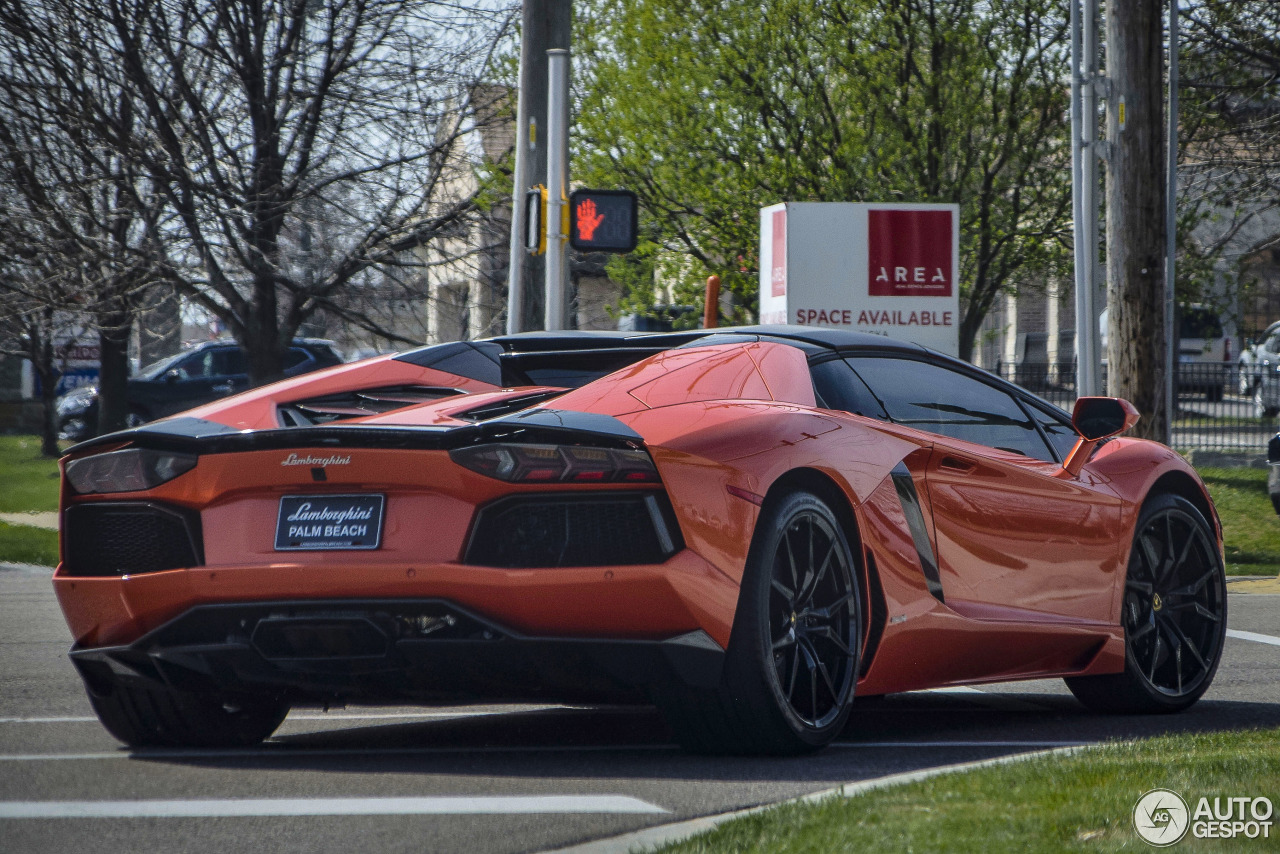 Lamborghini Aventador LP700-4 Roadster