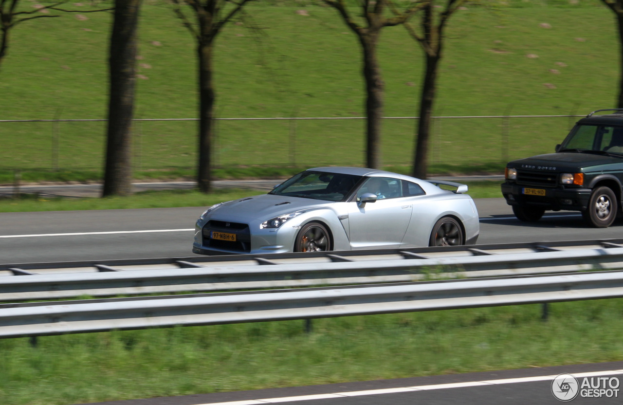 Nissan GT-R