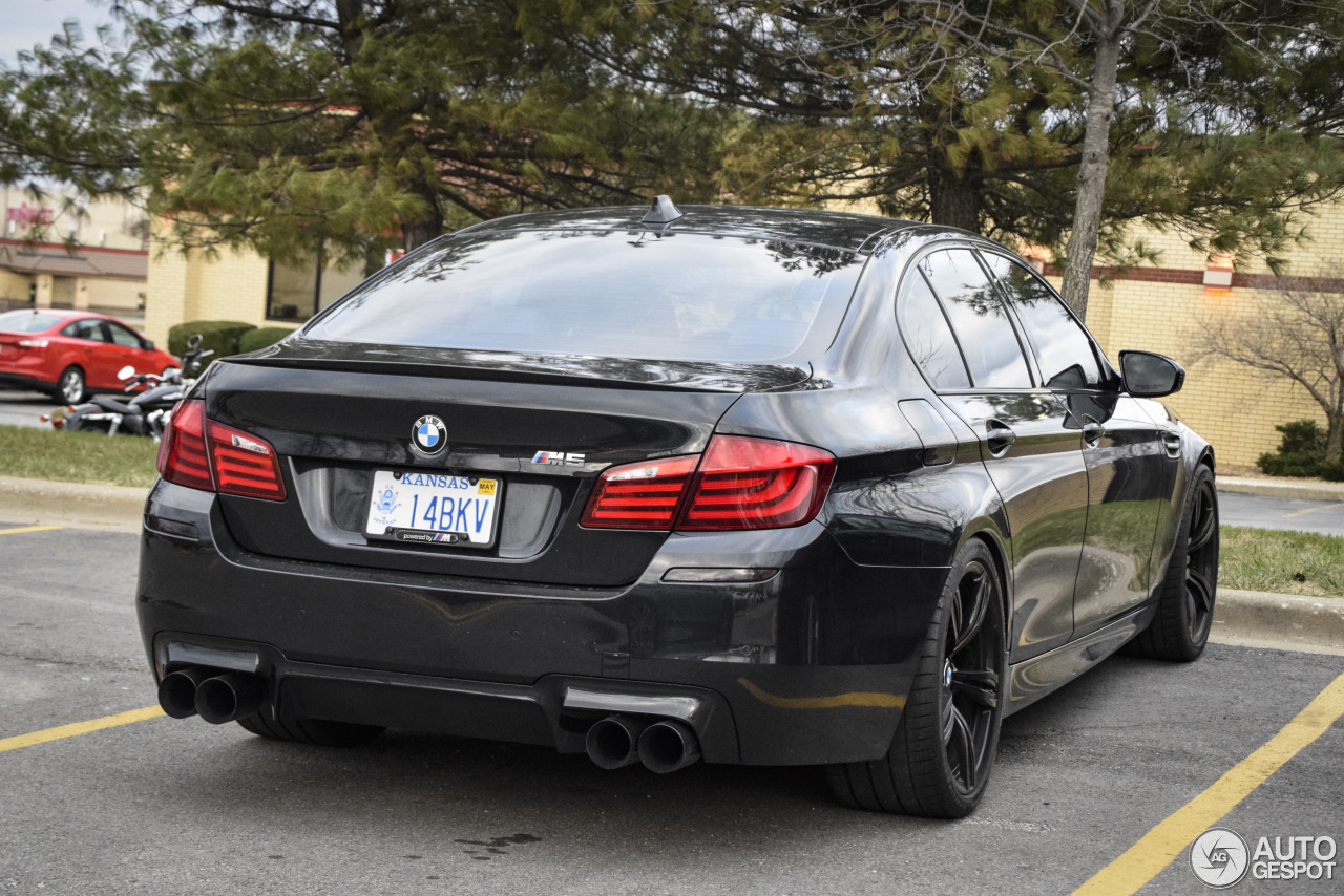 BMW M5 F10 2011