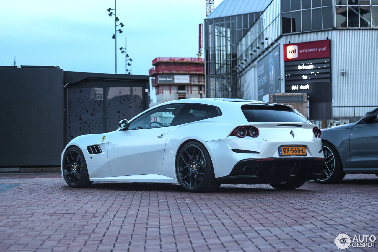 Ferrari GTC4Lusso