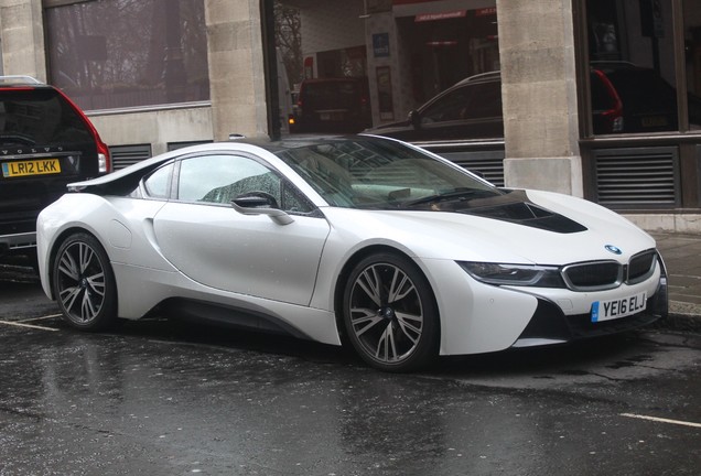 BMW i8