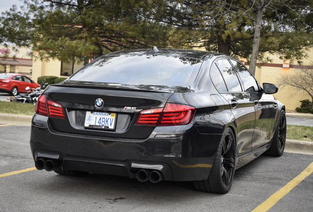 BMW M5 F10 2011