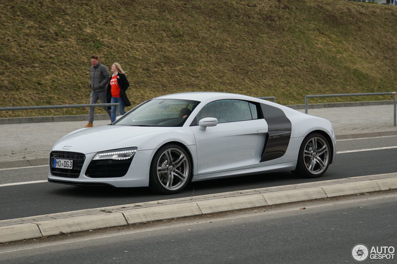 Audi R8 V10 2013