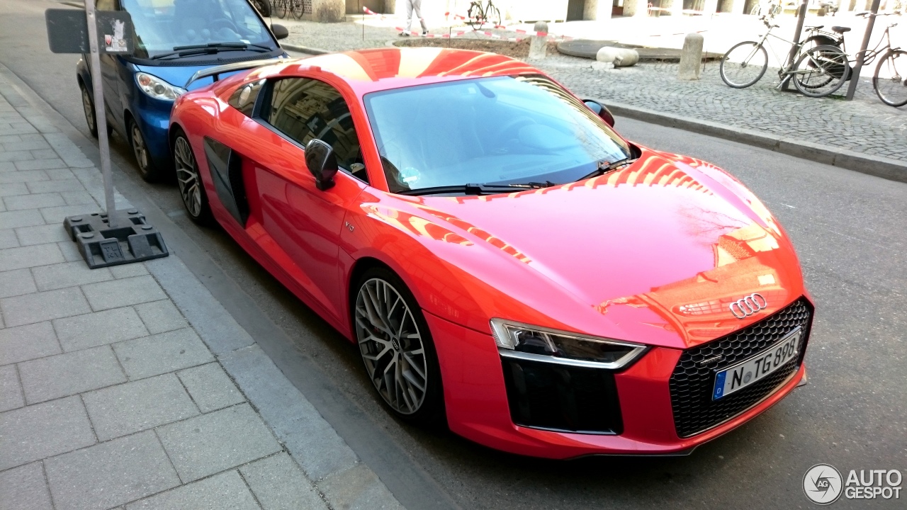 Audi R8 V10 Plus 2015