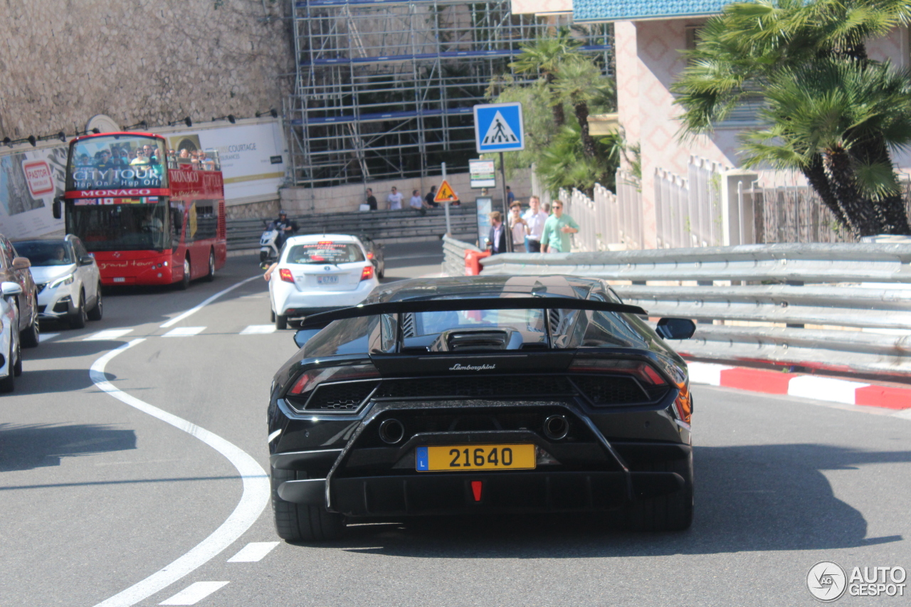 Lamborghini Huracán LP640-4 Performante