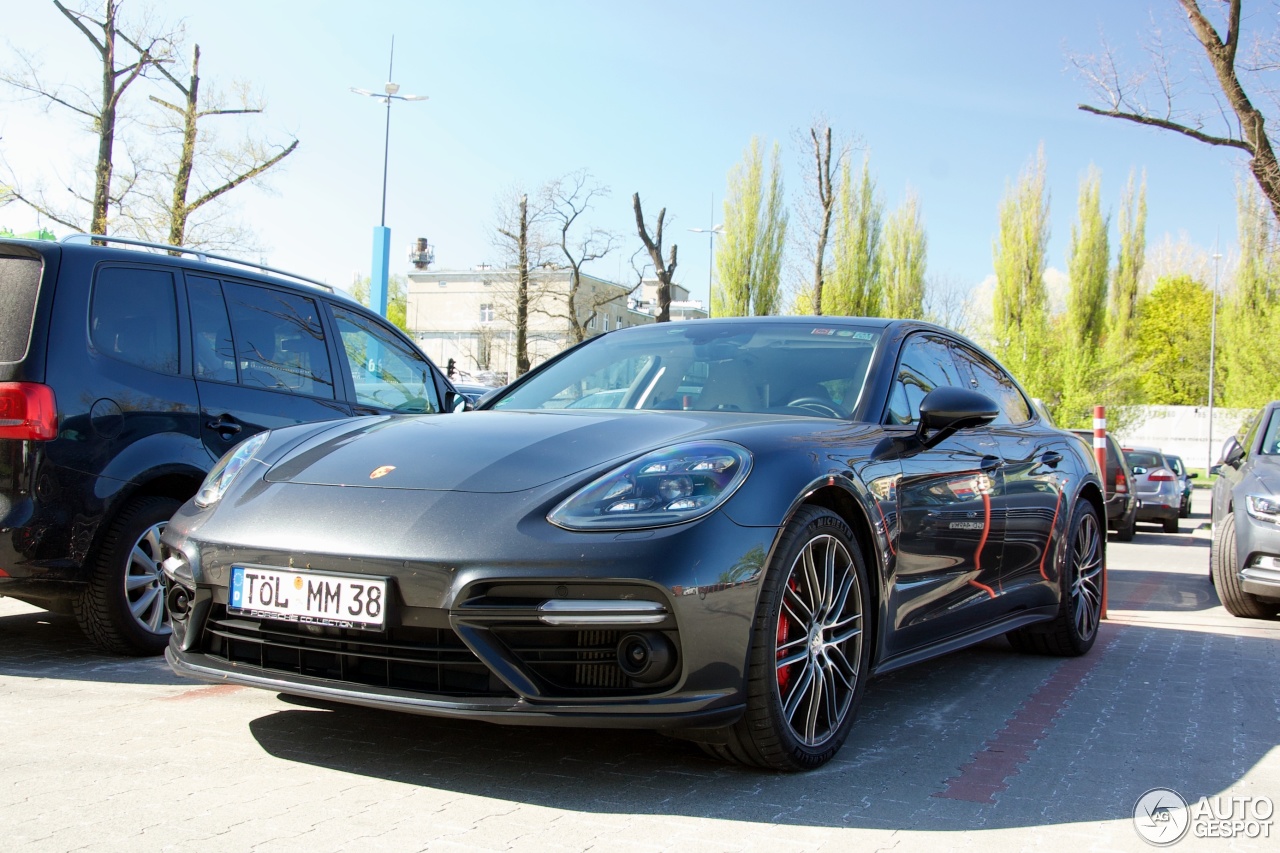 Porsche 971 Panamera Turbo