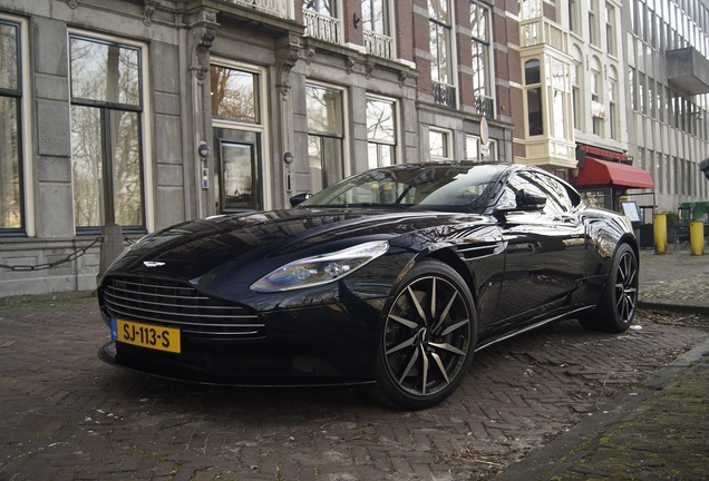 Aston Martin DB11